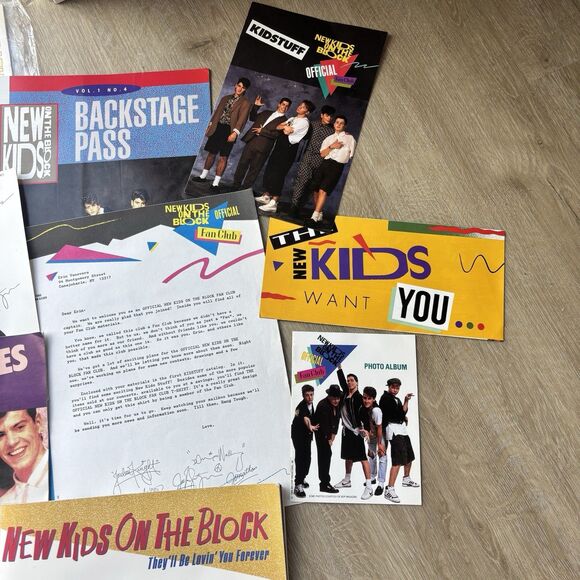 New Kids On The Block VTG Tapes Magazines Button Ticket RARE HUGE LOT Scrapbook - Picture 11 of 16